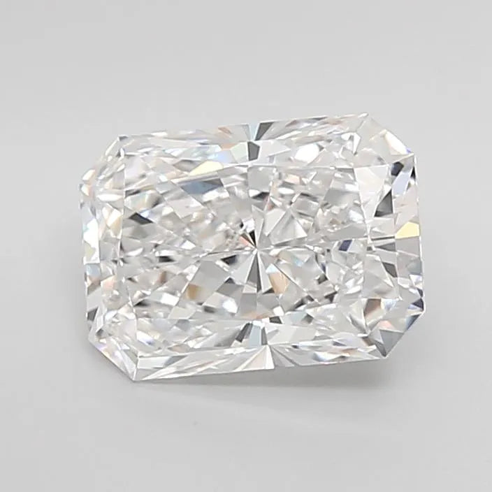 2.58ct Radiant Lab Grown Diamond (Colour D, Clarity VVS2, IGI Certified)