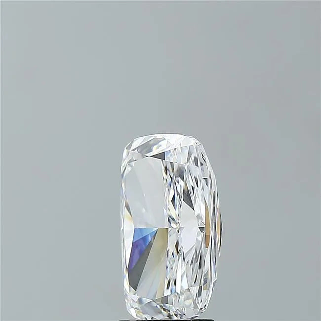 3.91ct Cushion modified Lab Grown Diamond (Colour D, Clarity VVS2, IGI Certified)