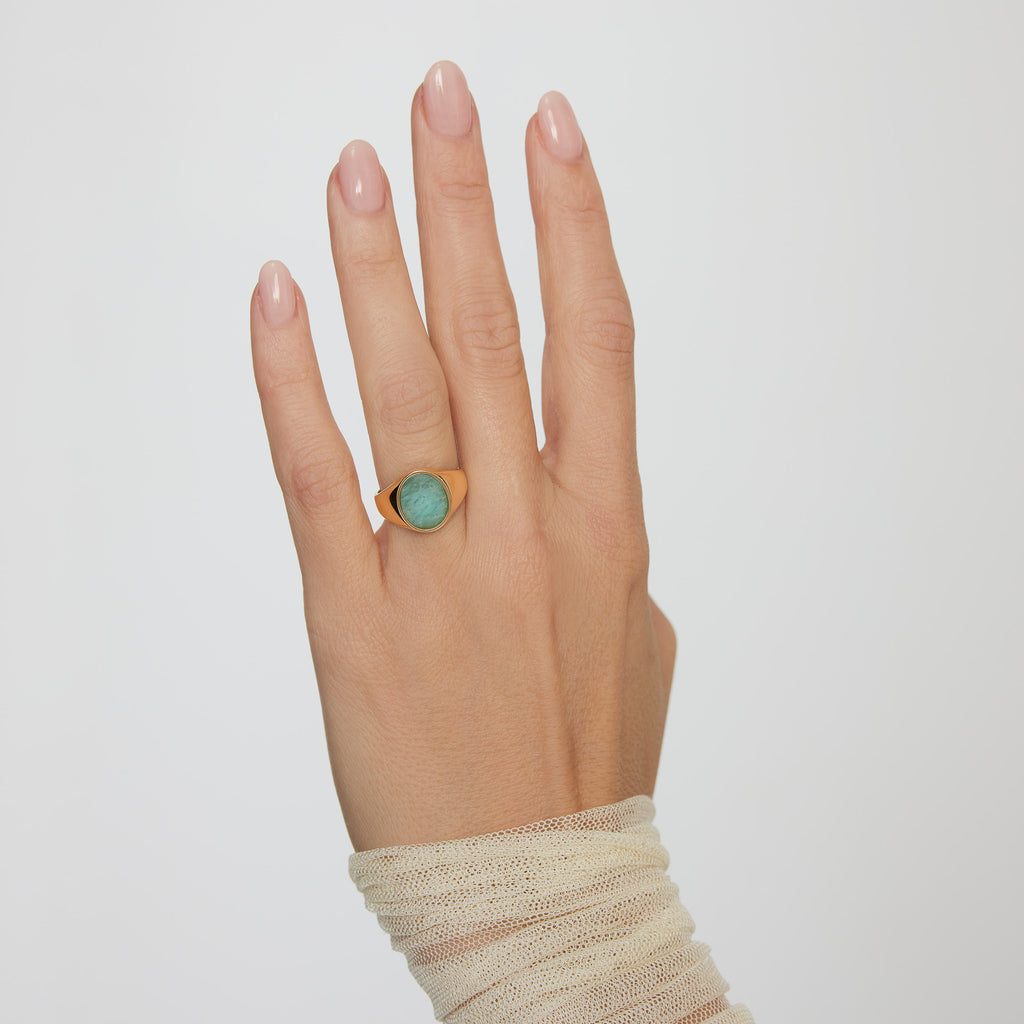 Heritage_Oval_Signet_ring_Yellow_Gold_Amazonite