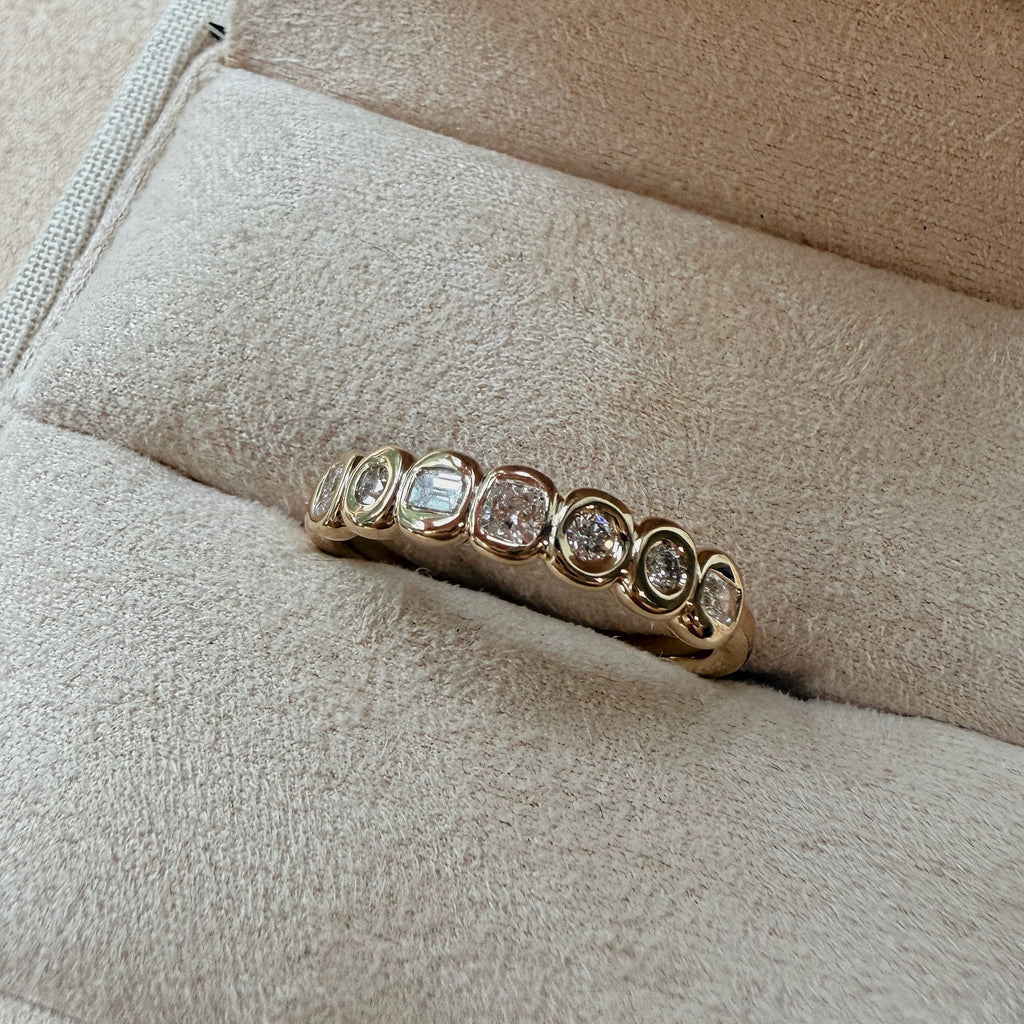 Mini Forma Diamond Ring