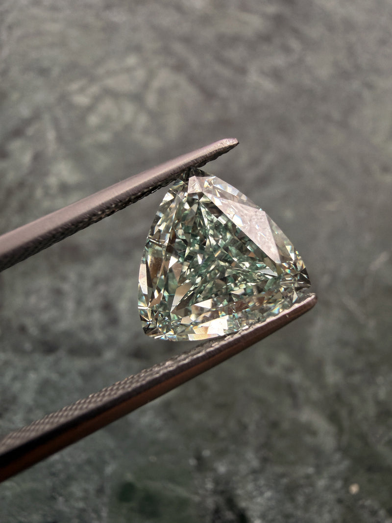 Lindelli seafoarm-green-trilliant-diamond-4-carat
