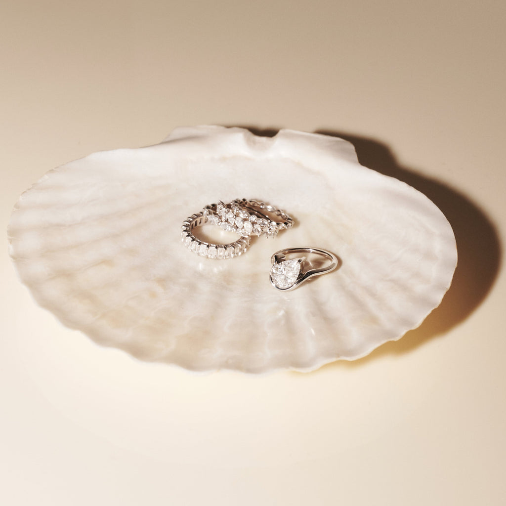 LINDELLI_Bloom_Pear_Ring_Valley_Rings_Yellow_Gold_White_Gold_Platinum 
