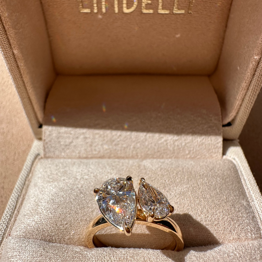 LINDELLI_Lira_Pear_Ring_Yellow_Gold
