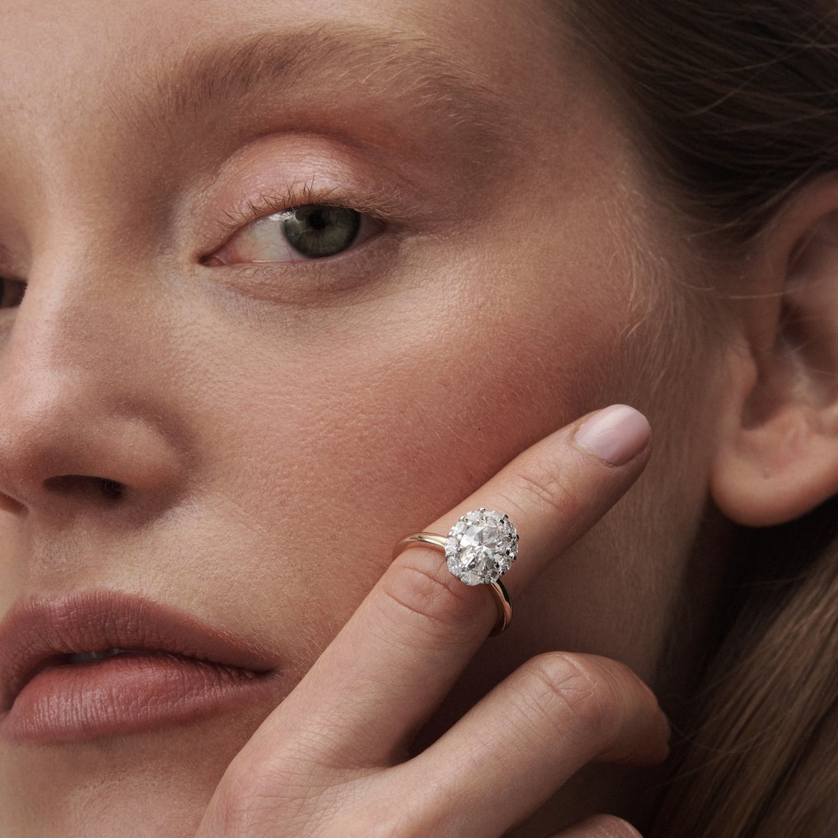 LINDELLI_Louis_Ring_Oval_Halo_Yellow_Gold_White_Gold