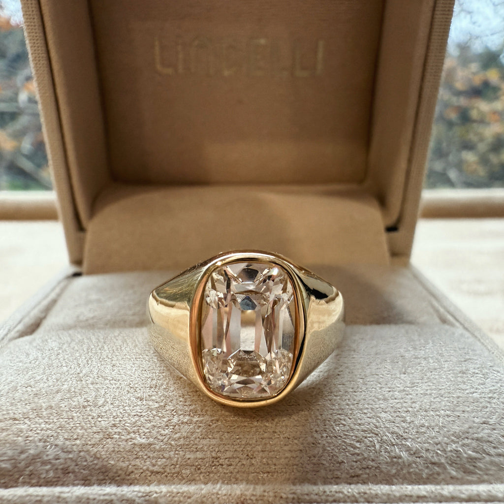 Antique_Cushion_Signet_LINDELLI_Yellow_Gold_White_Gold_Platinum 