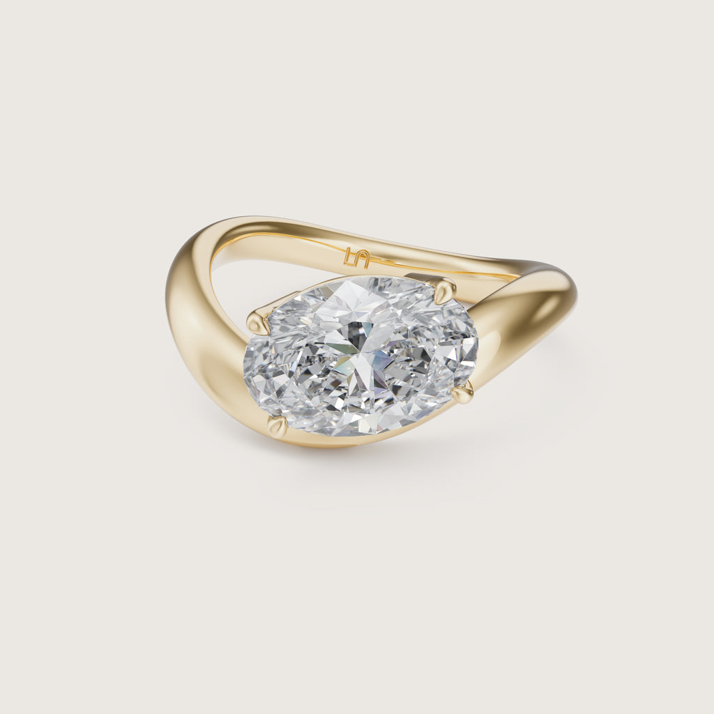 Lilia_Oval_Ring_Yellow_Gold_Flat