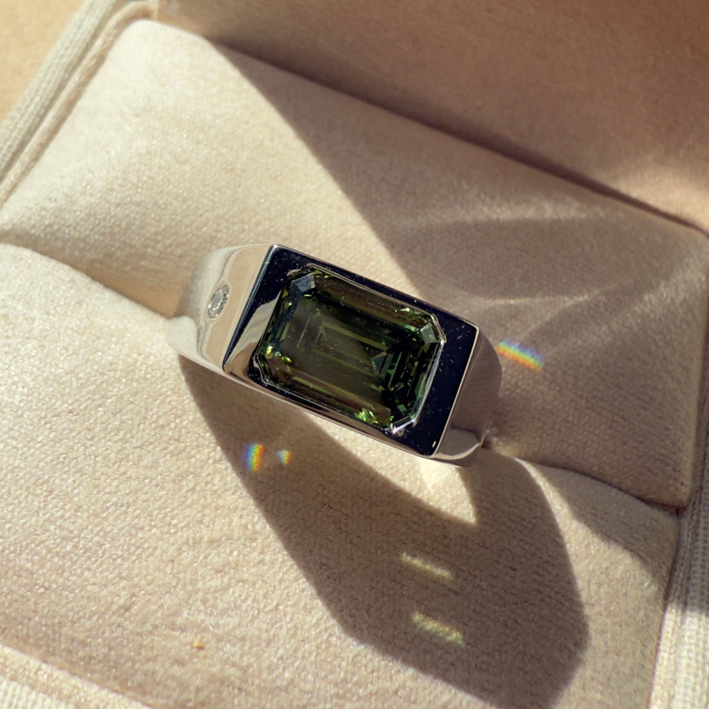 Palu Green Diamond Emerald Cut Men’s  Ring Yellow Gold White Gold Platinum 