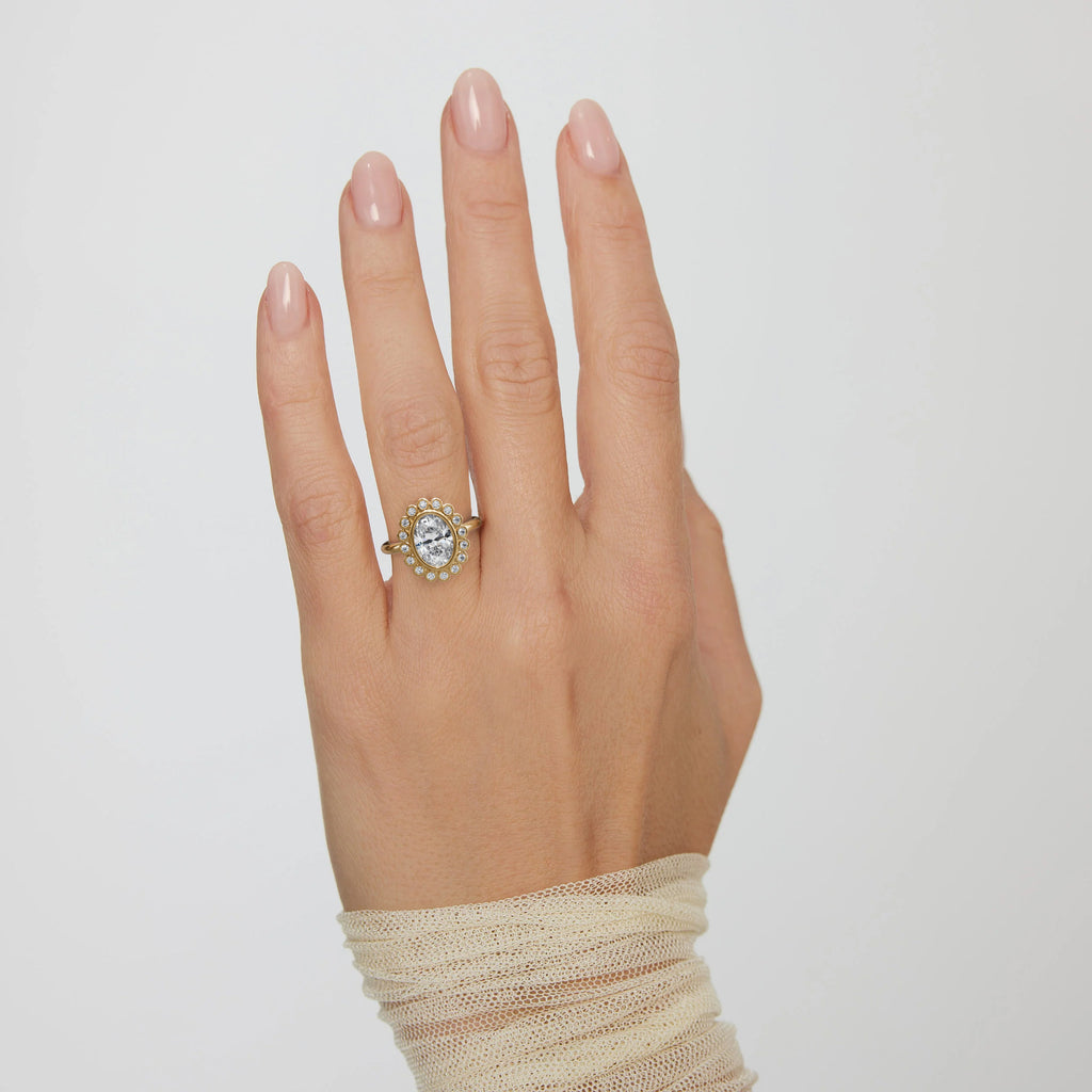 Deserta Oval Bezel Ring