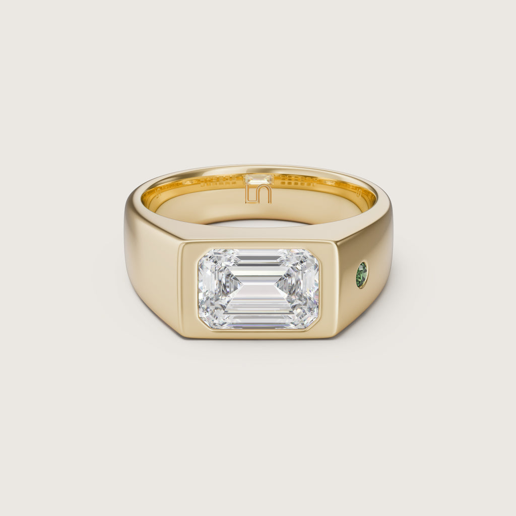 Palu Emerald Cut Diamond Ring
