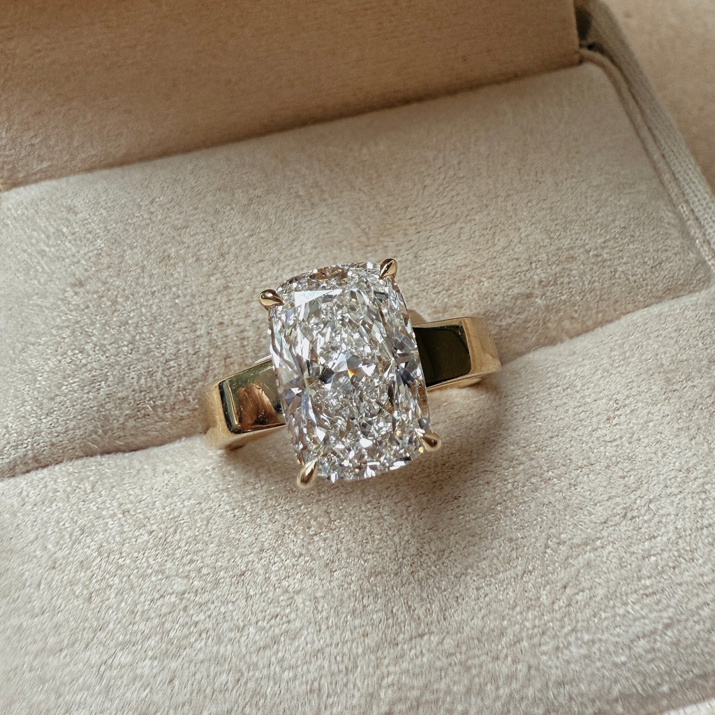 Sfera_3.01ct_Elongated_Cushion_Diamond_Solitaire_Flat_Band