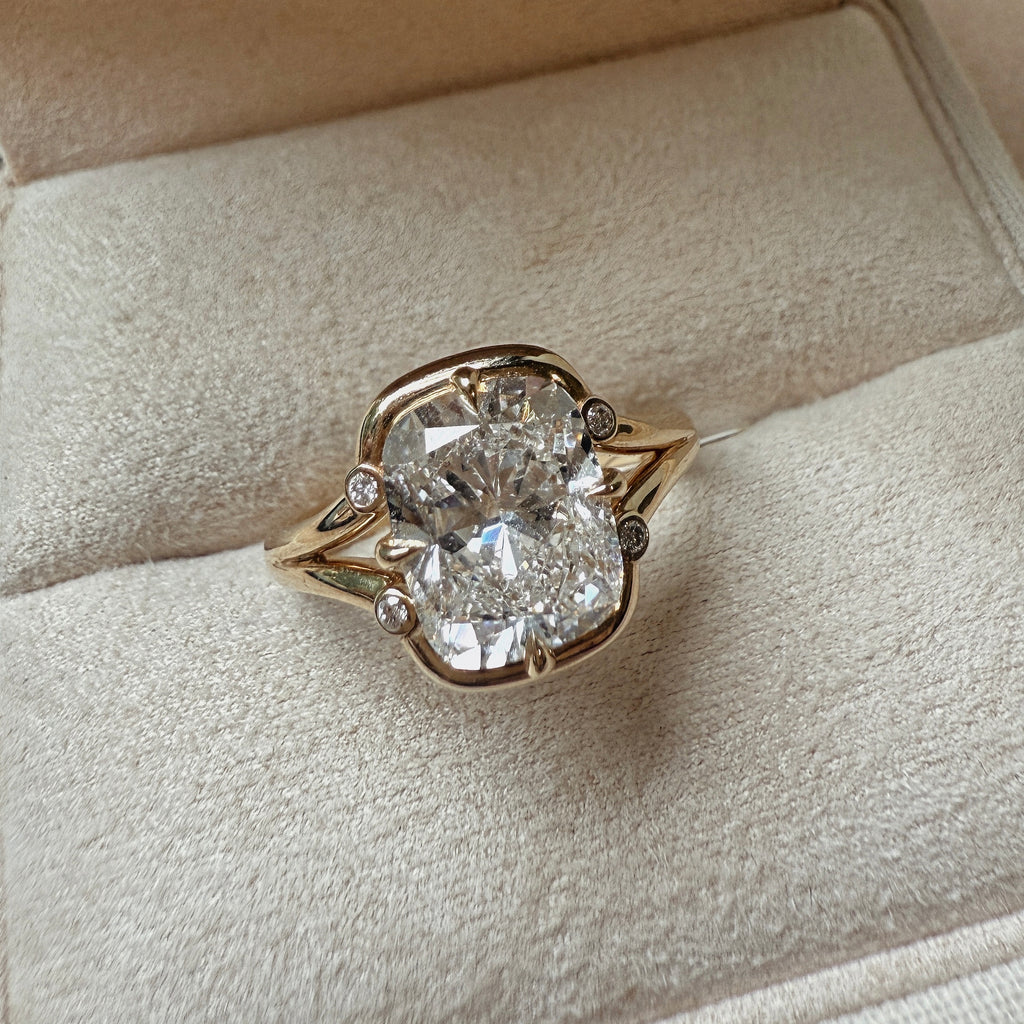 Trace_Lindelli_ELongated_Cushion_Brilliant_Yellow_Gold_Solitaire