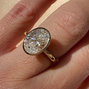 Cadre_Lindelli_Bezel_Diamond_Ring_Yellow_Gold_White_Gold